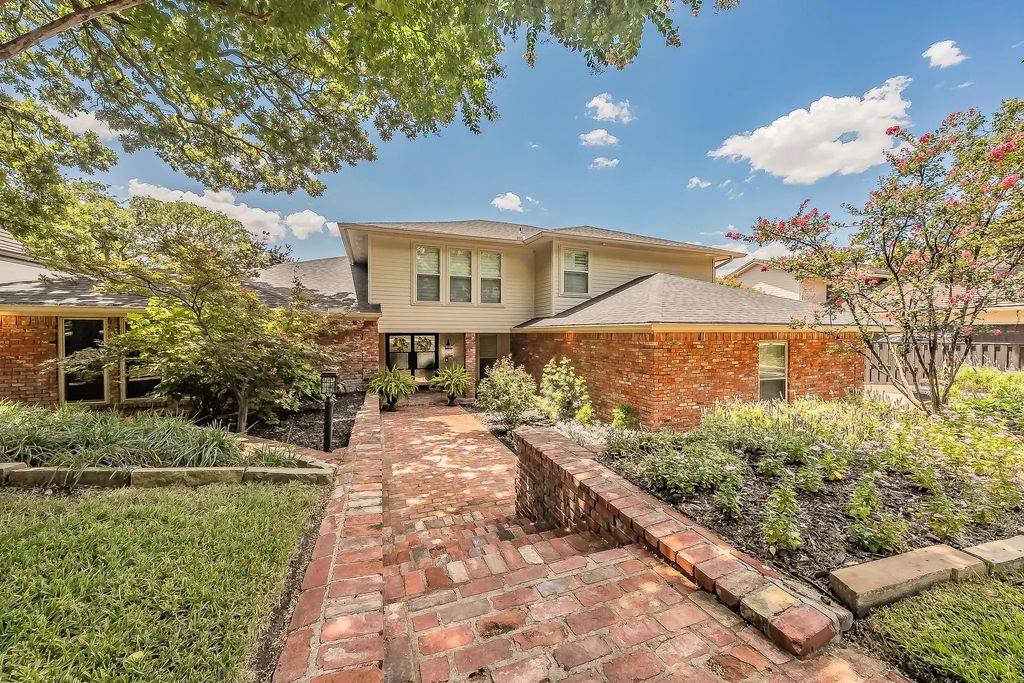 1406 Riverview Drive, Arlington