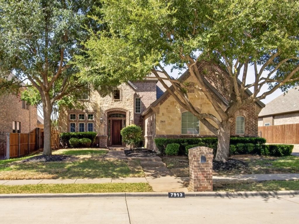 7913 Forest View Court, North Richland Hills