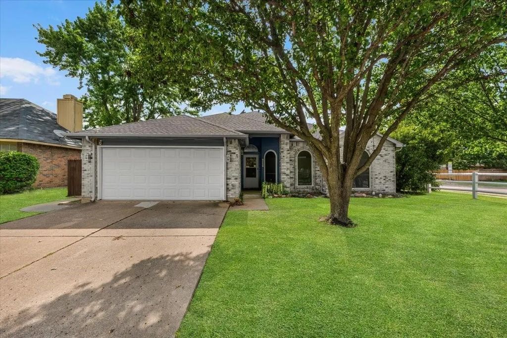 4244 Hathaway Drive, Grand Prairie