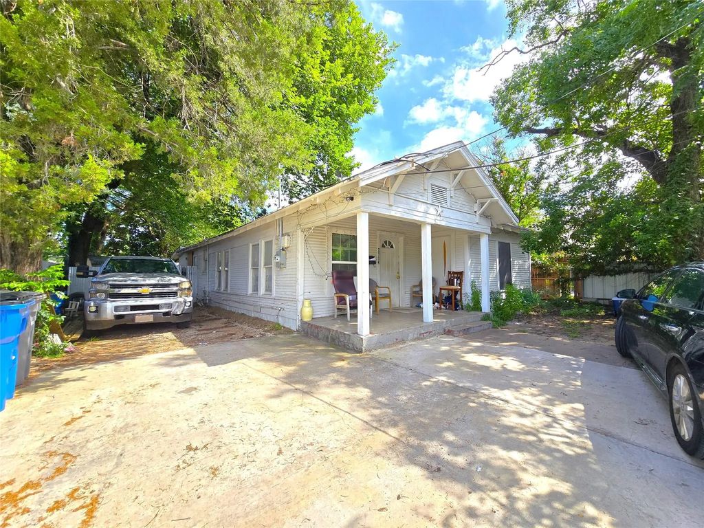2714 Lenway Street, Dallas