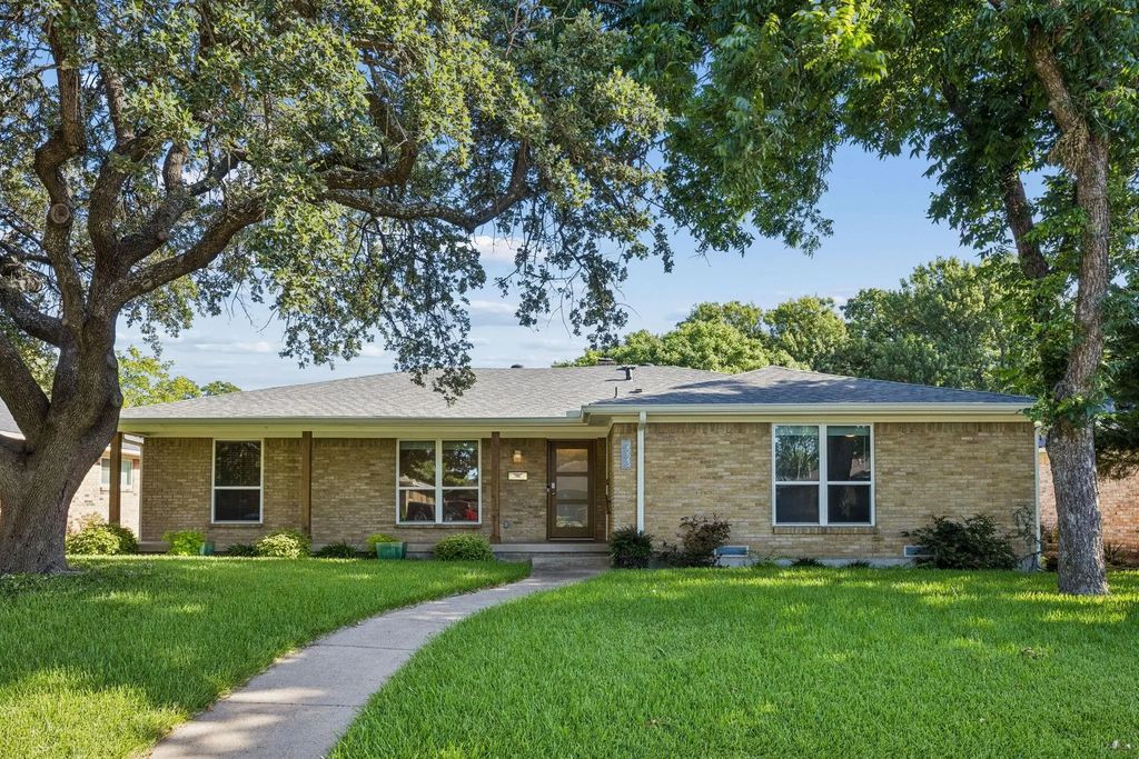 2223 Freeland Way, Dallas