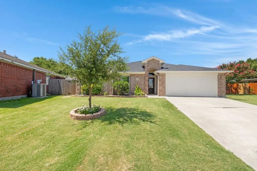 2054 Lake Pointe Drive, Little Elm