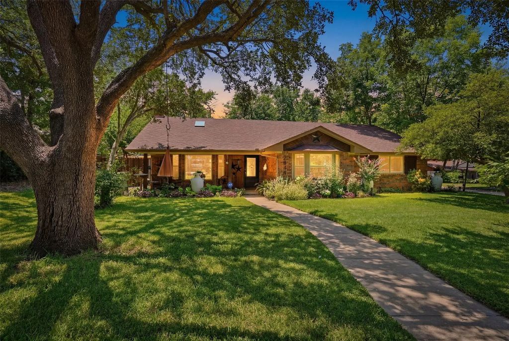 2941 Harvest Hill Drive, Grapevine