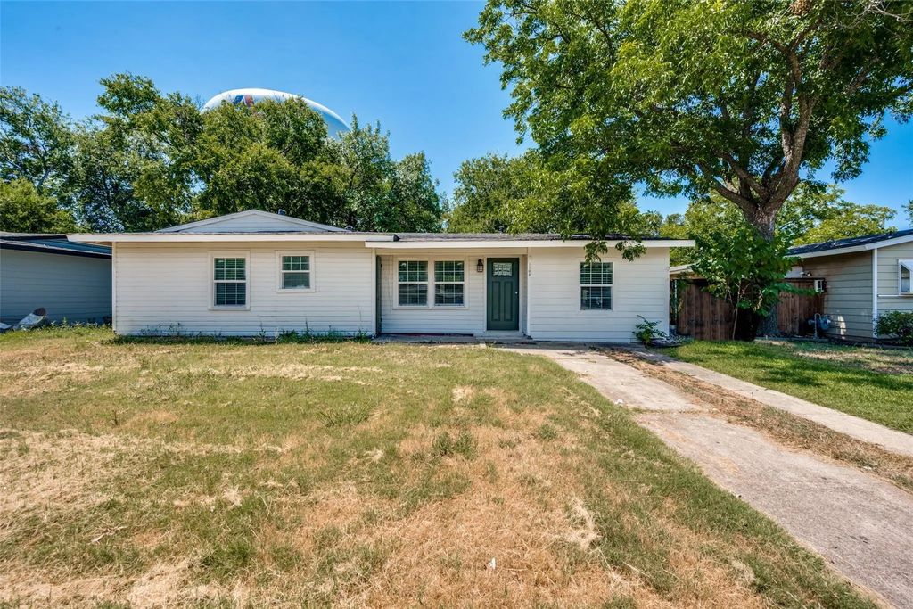 1102 E Lovers Lane, Arlington