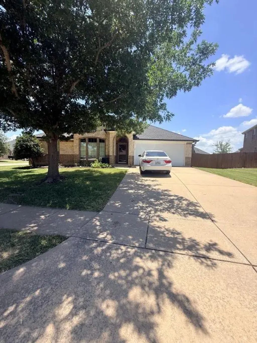 136 Holly Street, Waxahachie