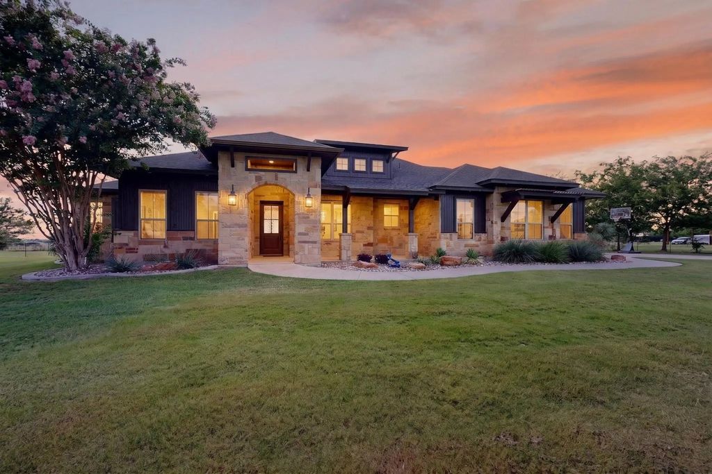 10509 County Road 1001, Godley