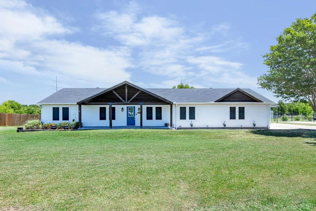 154 Quinta Circle, Royse City