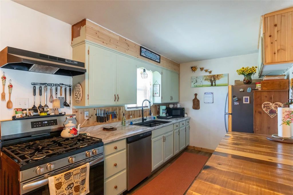 335 S Monroe Avenue, Aspermont
