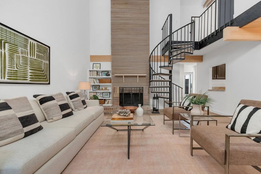 9838 Amberton Parkway, Dallas