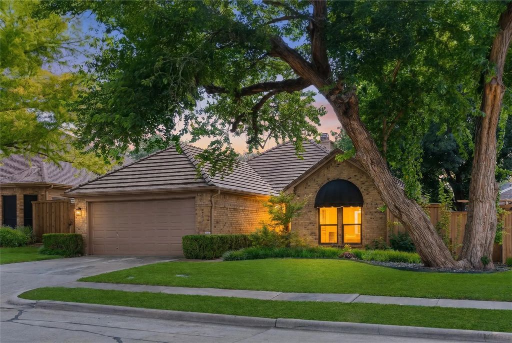 2739 Sedgeway Lane, Carrollton
