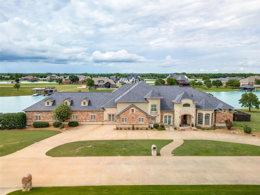 632 Calm Water Cove, Princeton