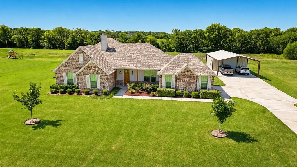 884 Cheyenne Trail, Trenton