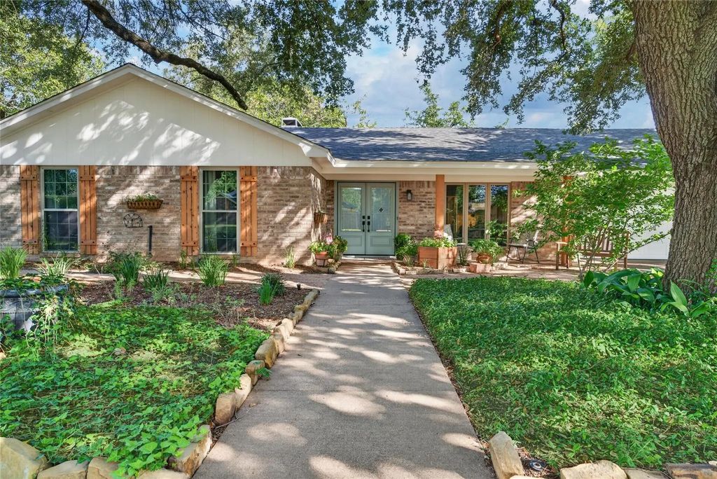 3206 Village Park Drive, Waco