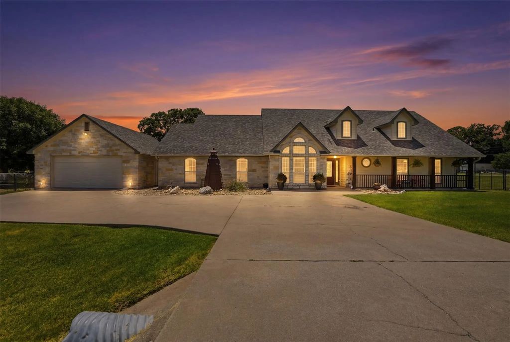 3102 Walnut Creek Parkway, Granbury