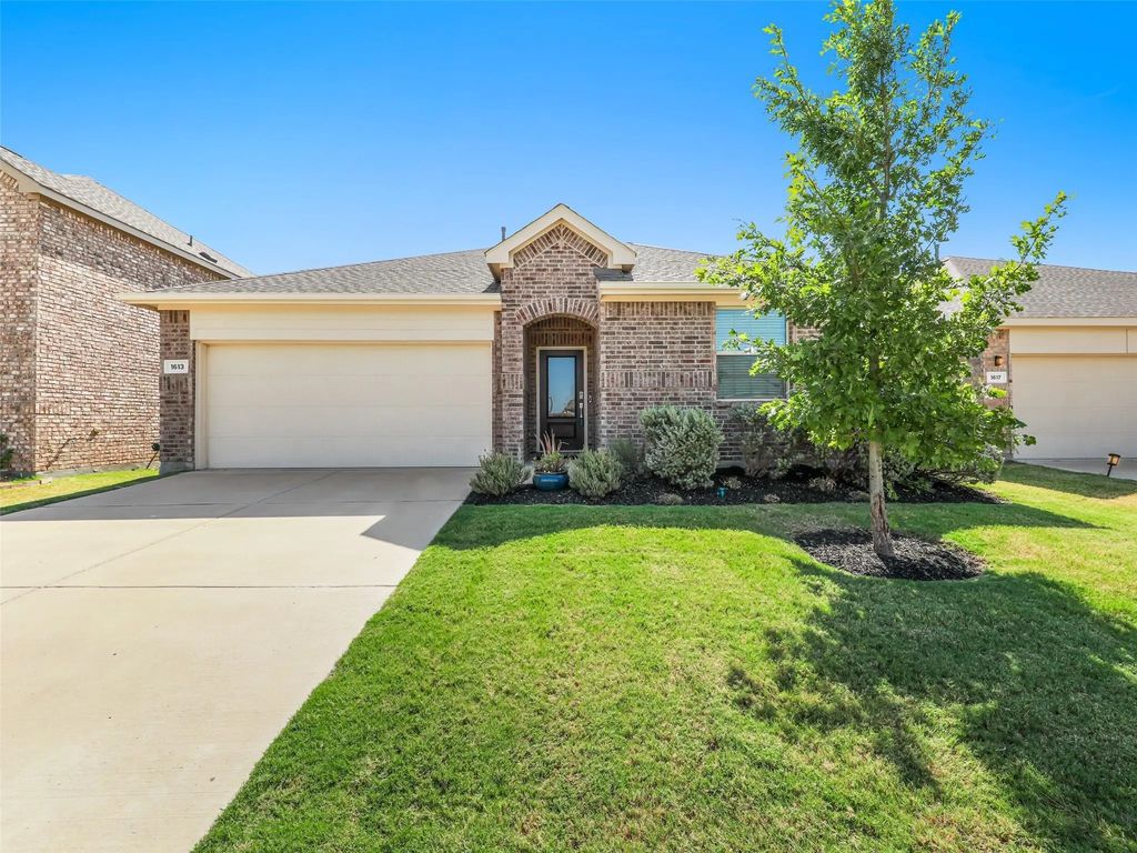 1613 Roadrunner Drive, Little Elm