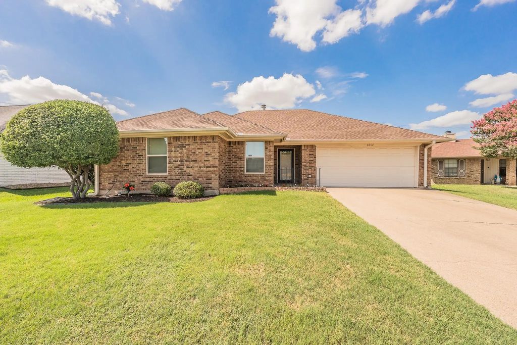8252 Lesley Lane, Watauga