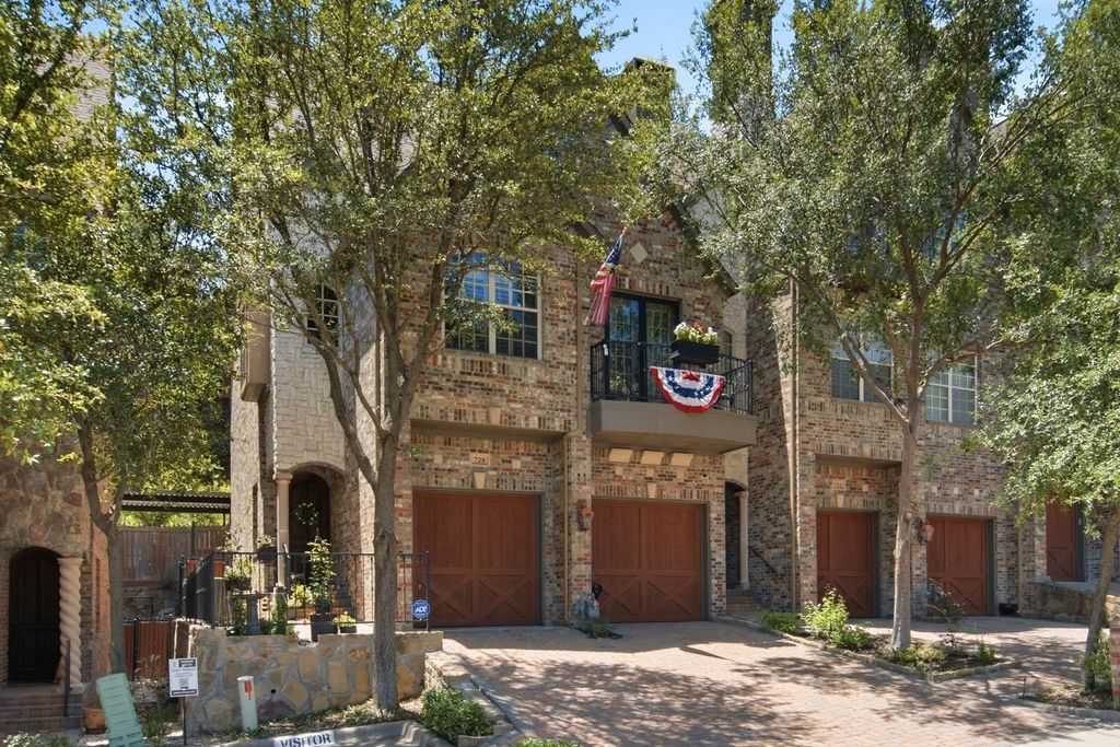 728 Rockingham Drive, Irving