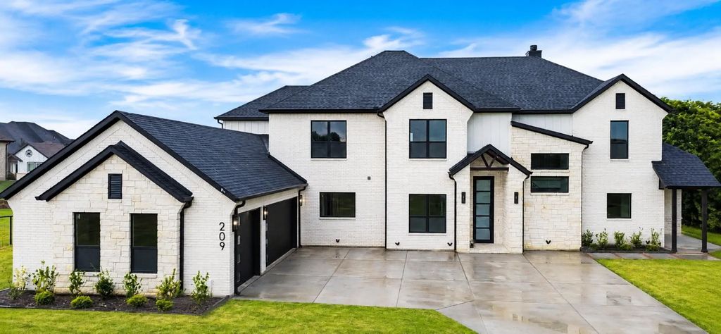 209 Avery Lane, Gunter