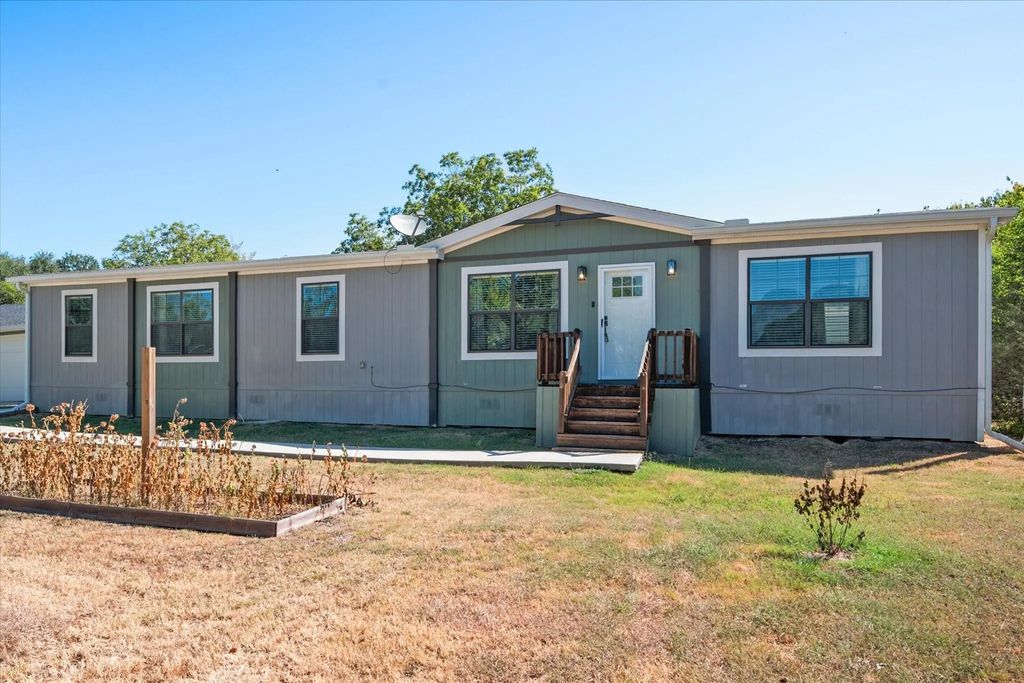 716 N Wright Avenue, Kerens