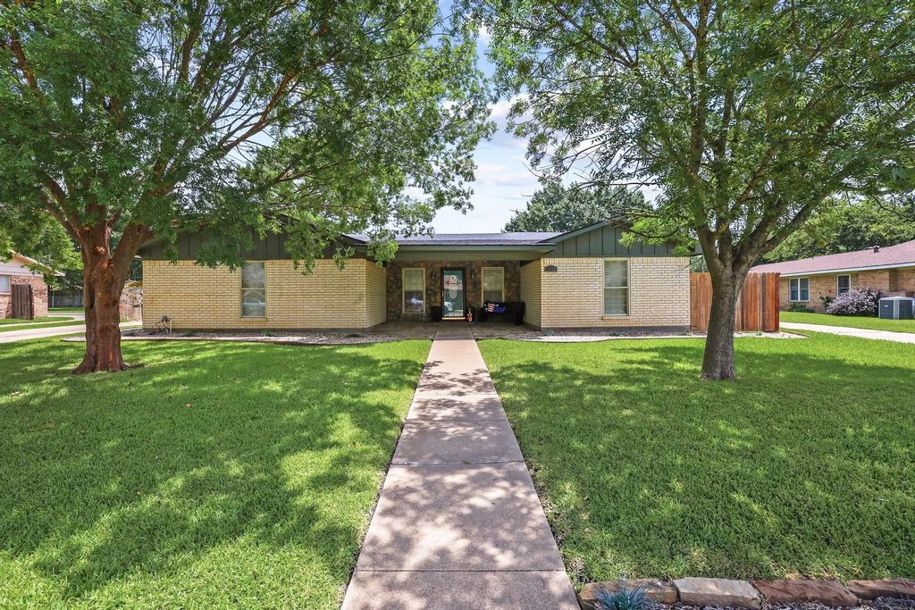 3119 Mimosa Drive, Sherman