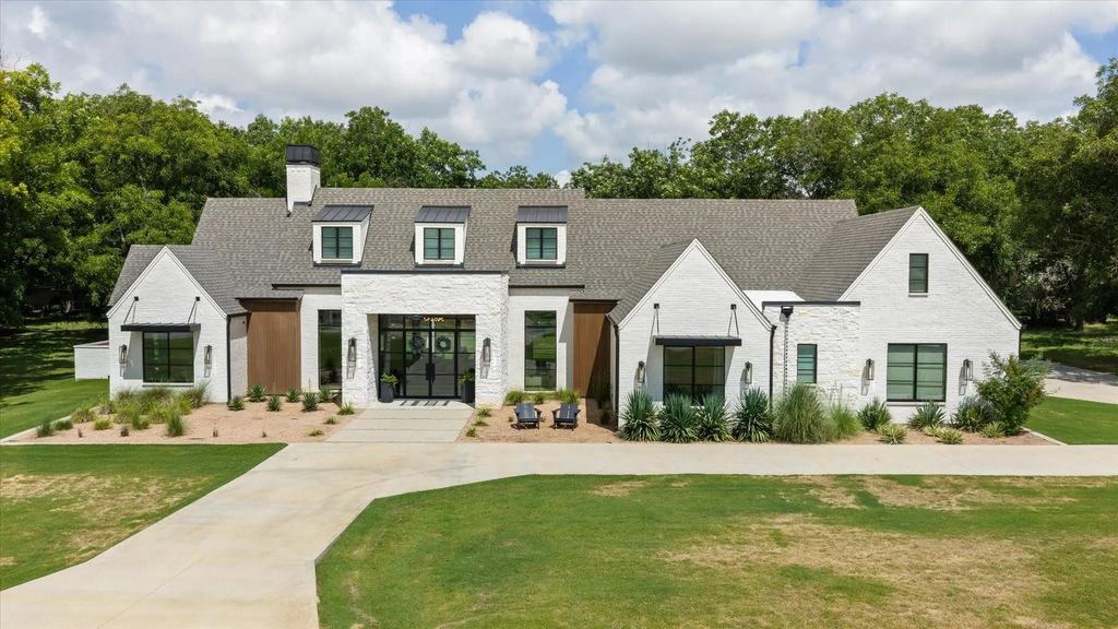 8013 W Landings Road, Granbury