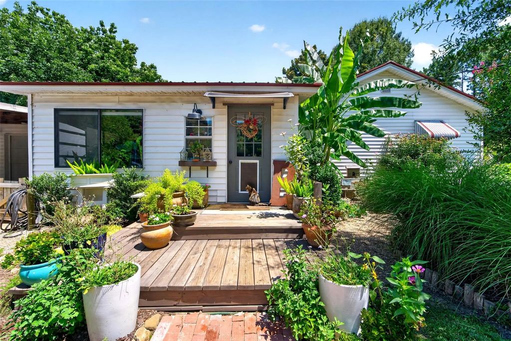 2753 A B Carter Road, Hallsville