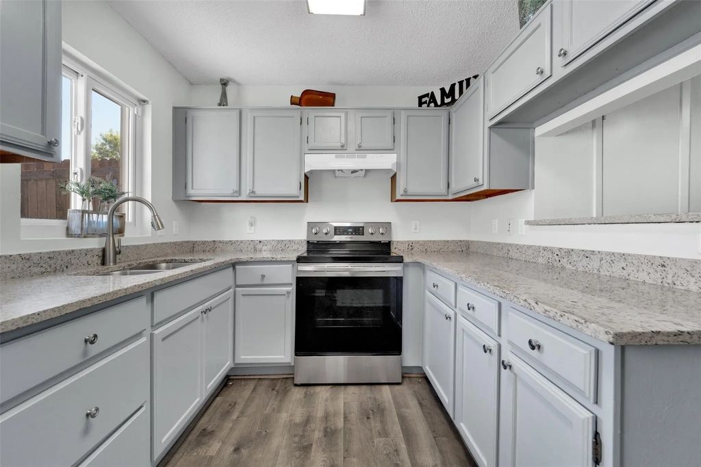 641 Carriagehouse Lane 7, Garland