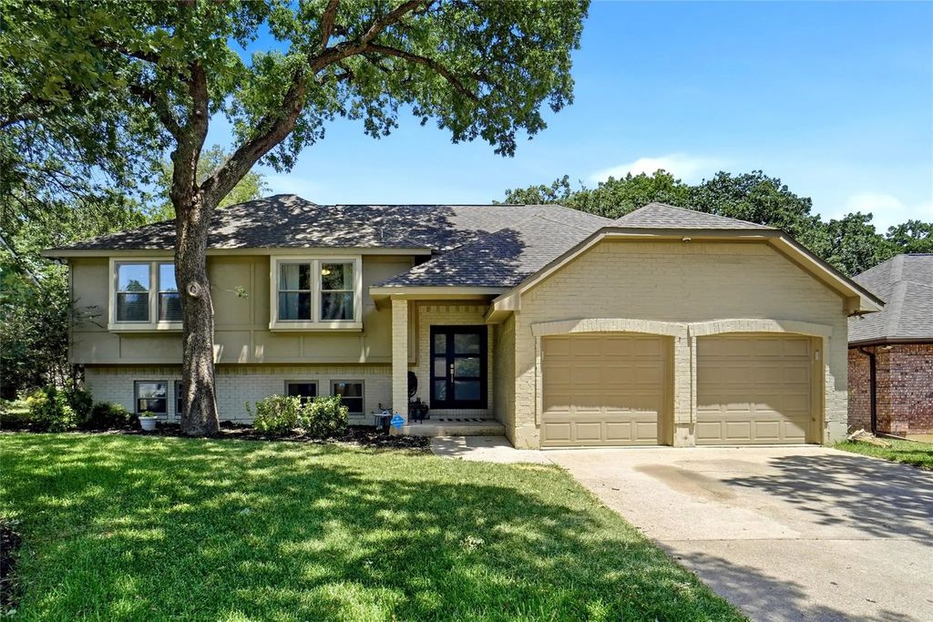 6813 Parkwood Drive, North Richland Hills