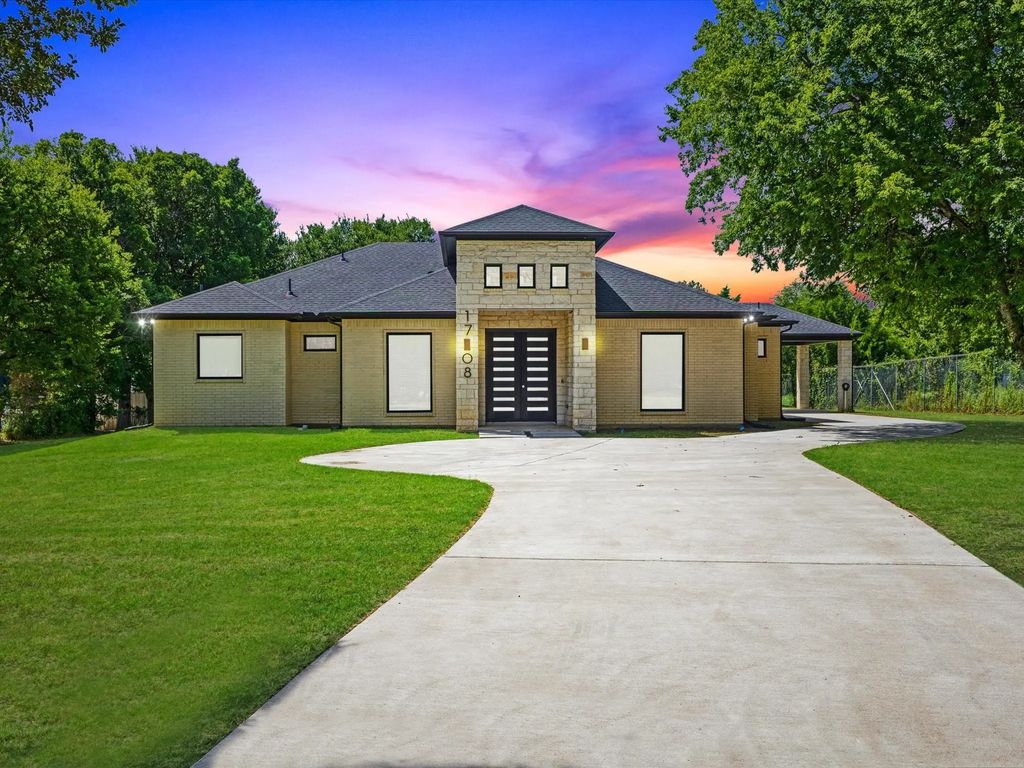1708 Dowdy Ferry Road, Hutchins