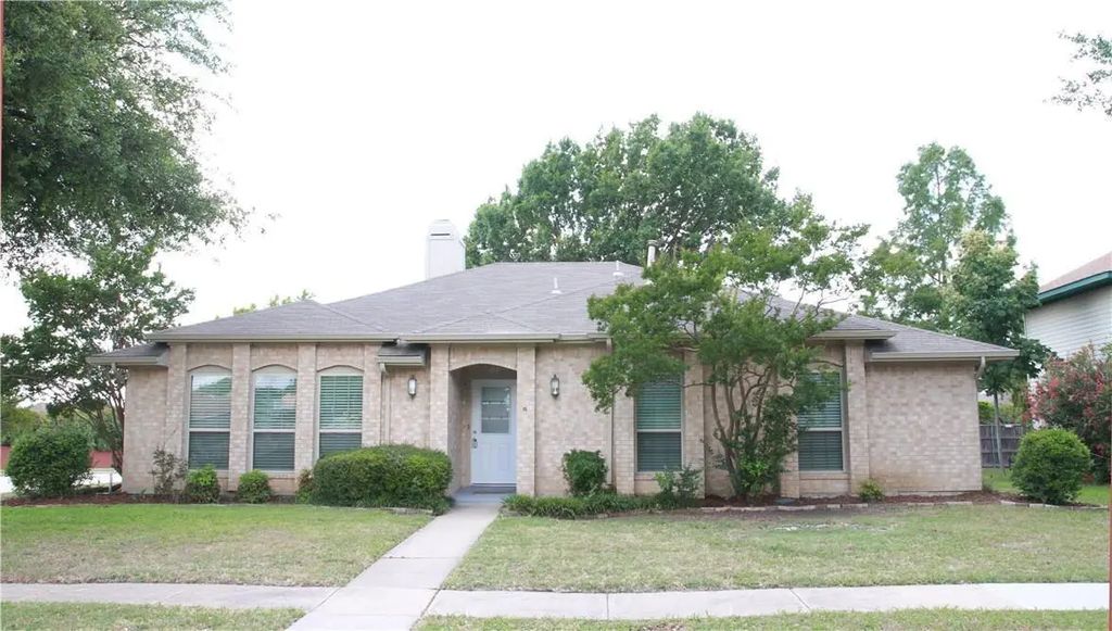 3101 Aspen, Carrollton