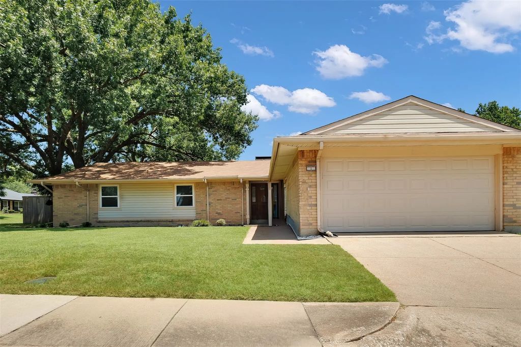 1 Eastvale Place, Plano