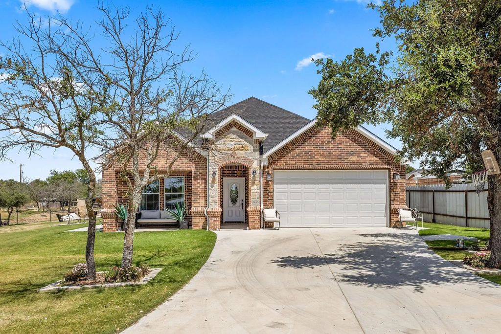 150 Browning Court, Springtown