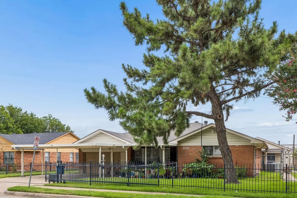 2122 S Vernon Avenue, Dallas