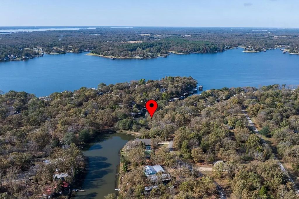 5540 Point Lavista, Malakoff