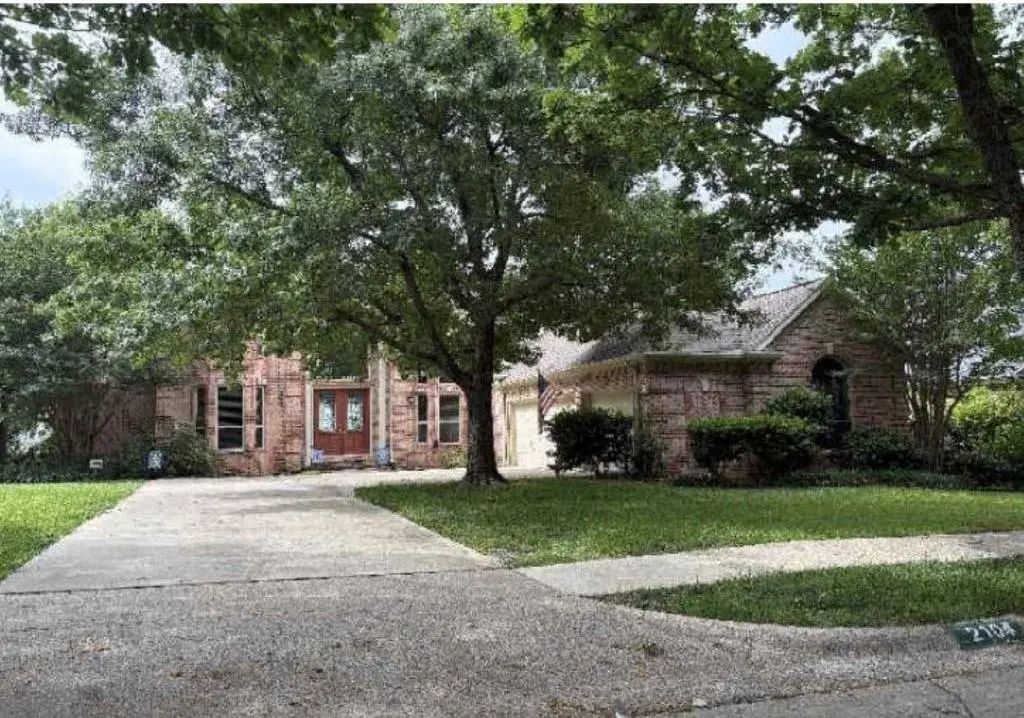 2104 Mossy Oak Drive, Irving