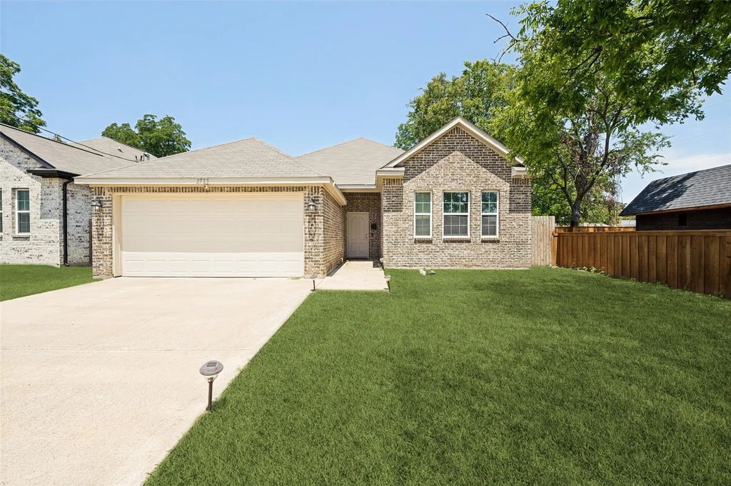 2733 Carpenter Avenue, Dallas