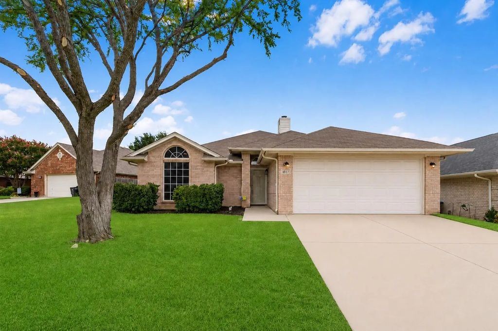 4857 Eagle Trace Drive, Fort Worth