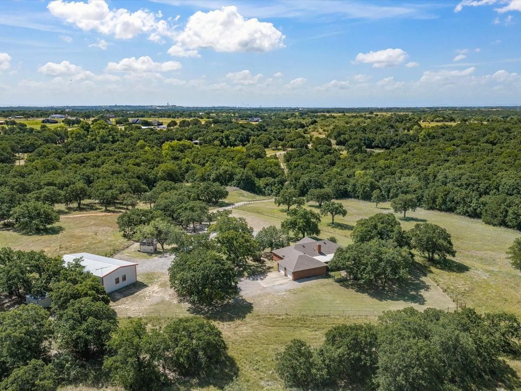 466 County Road 1180, Alvord