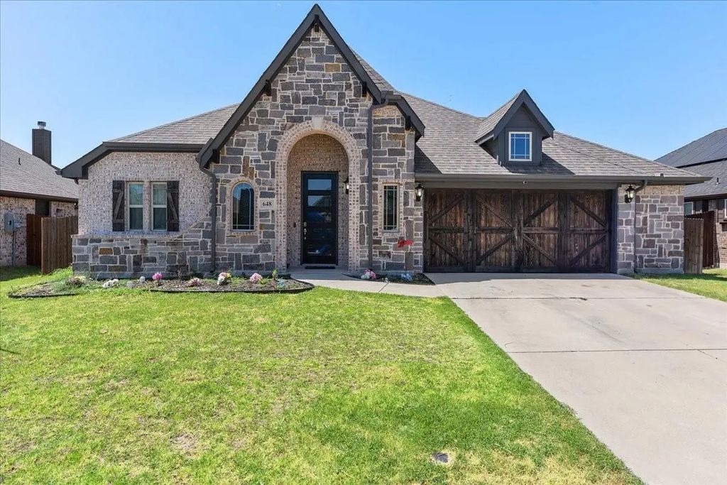 648 Sirius Lane, Waxahachie