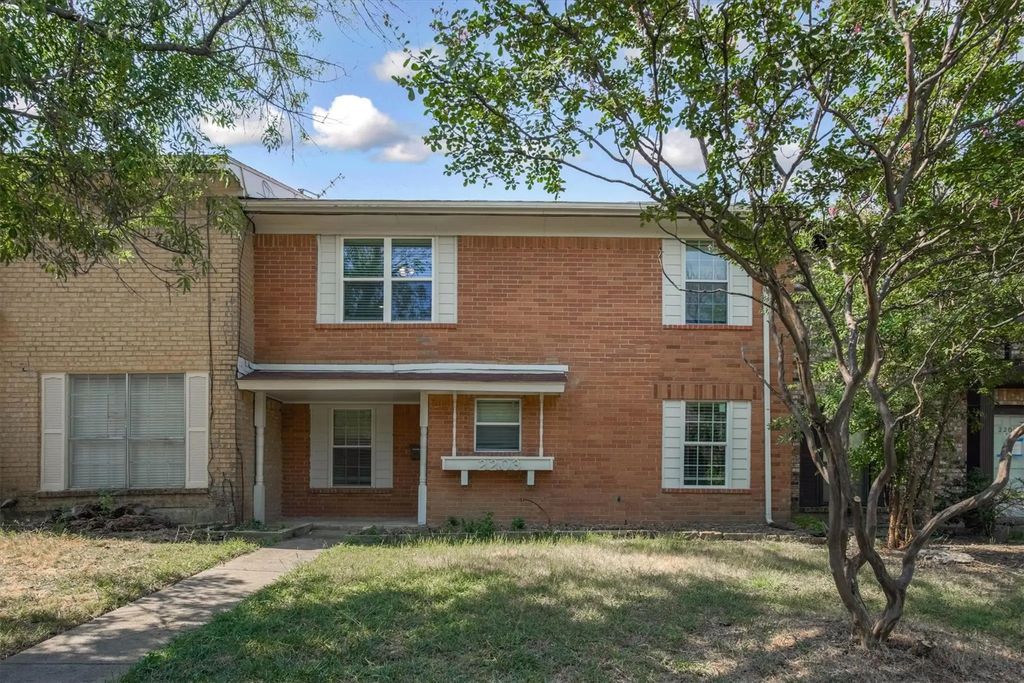 2203 Sheraton Drive, Carrollton