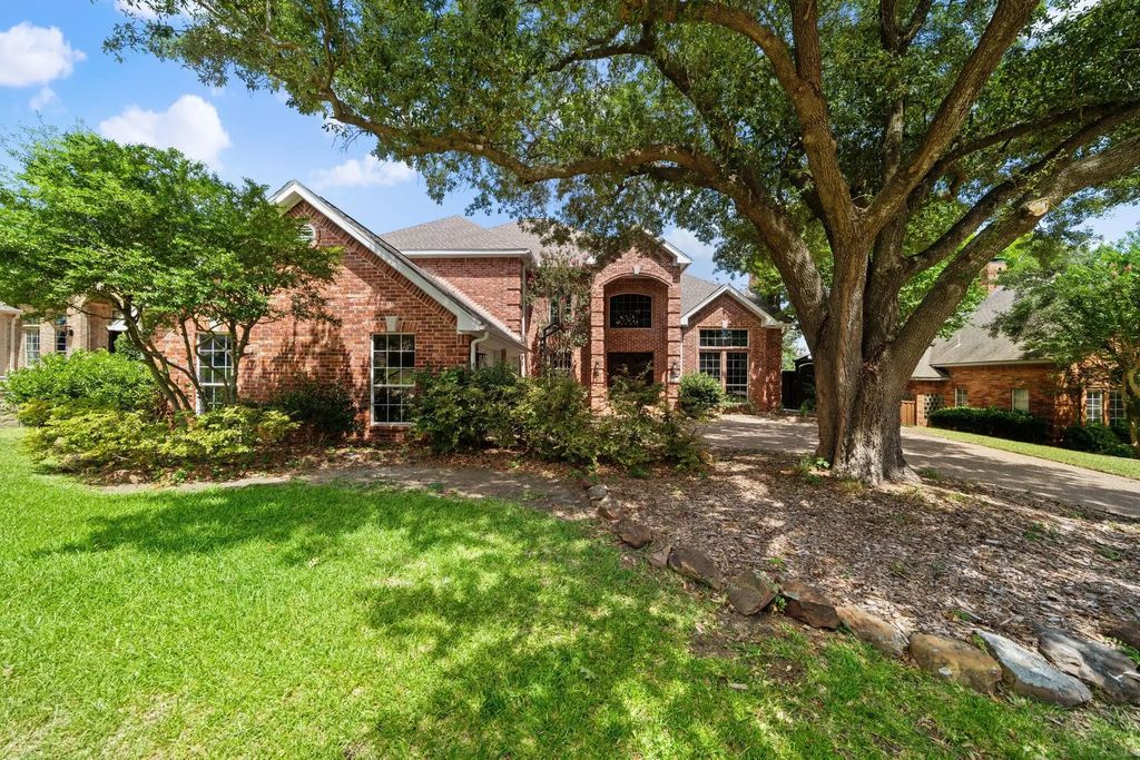 917 Hills Creek Drive, McKinney