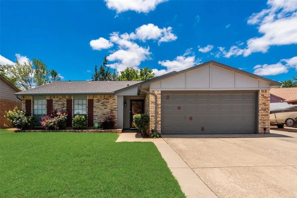 2668 Castanada Circle, Fort Worth