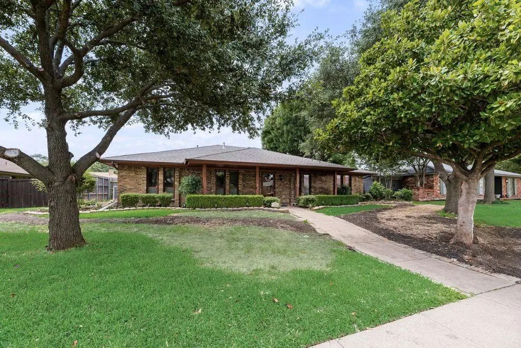 2520 Coleshire Drive, Plano