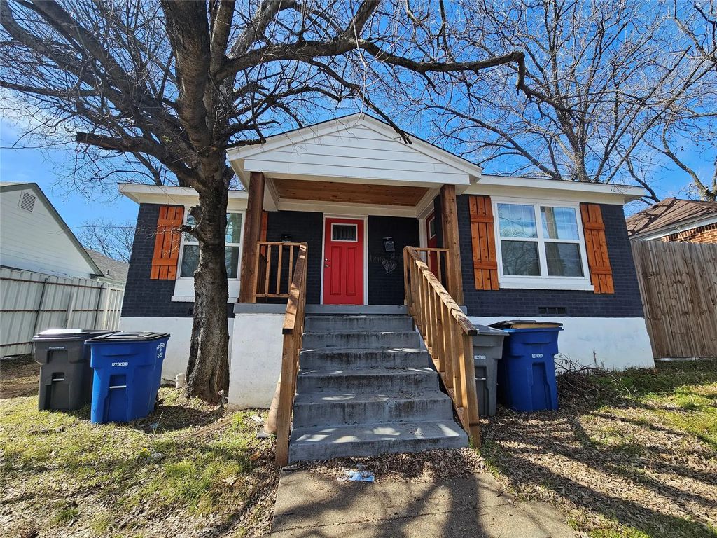 211 N Hampton Road, Dallas