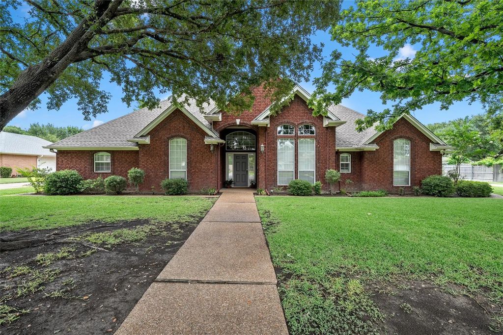 908 Morning Sun Lane, Waco