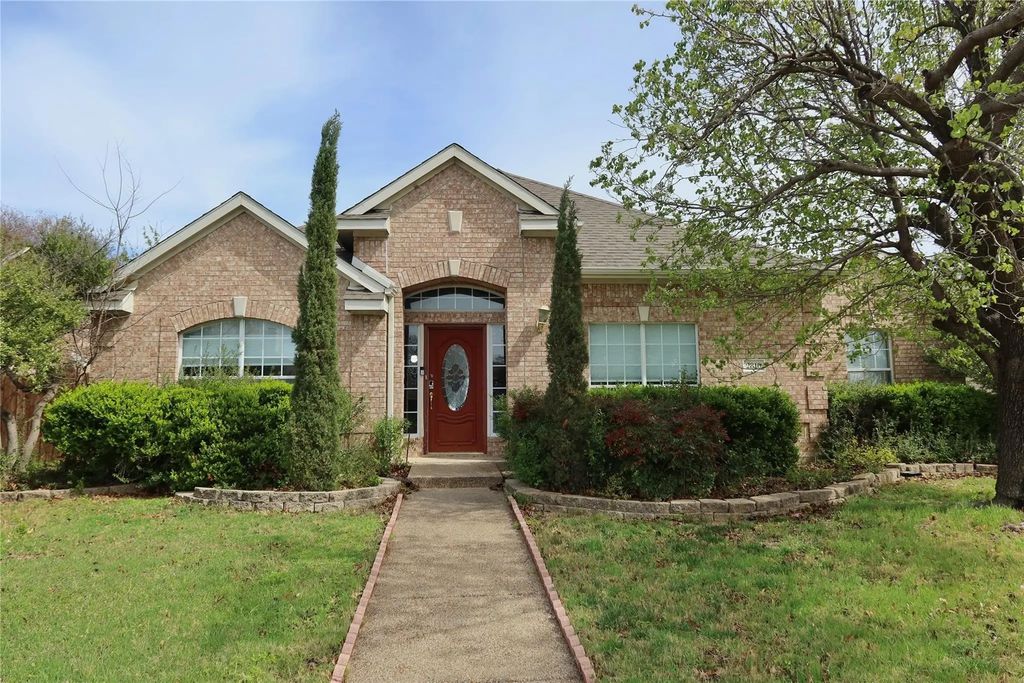2816 Kings Gate Drive, Carrollton