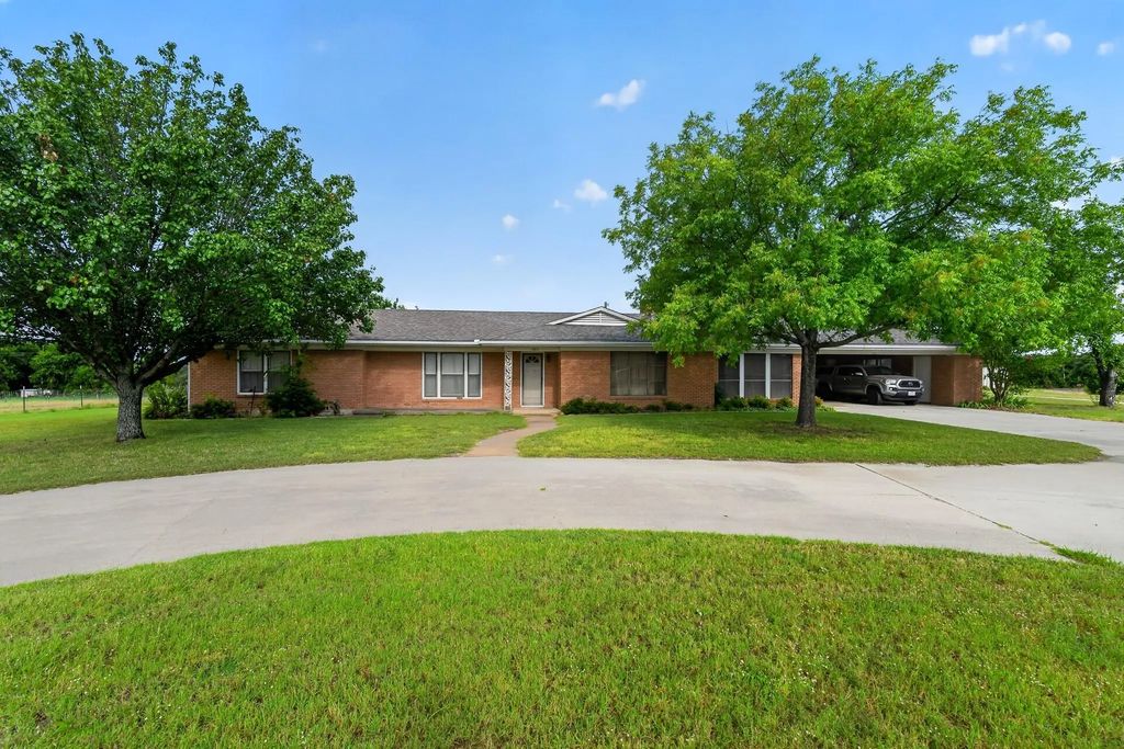 2211 Fisher Street, Goldthwaite