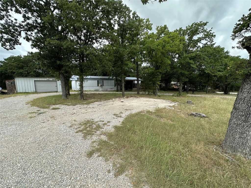 176 Live Oak Road, Springtown