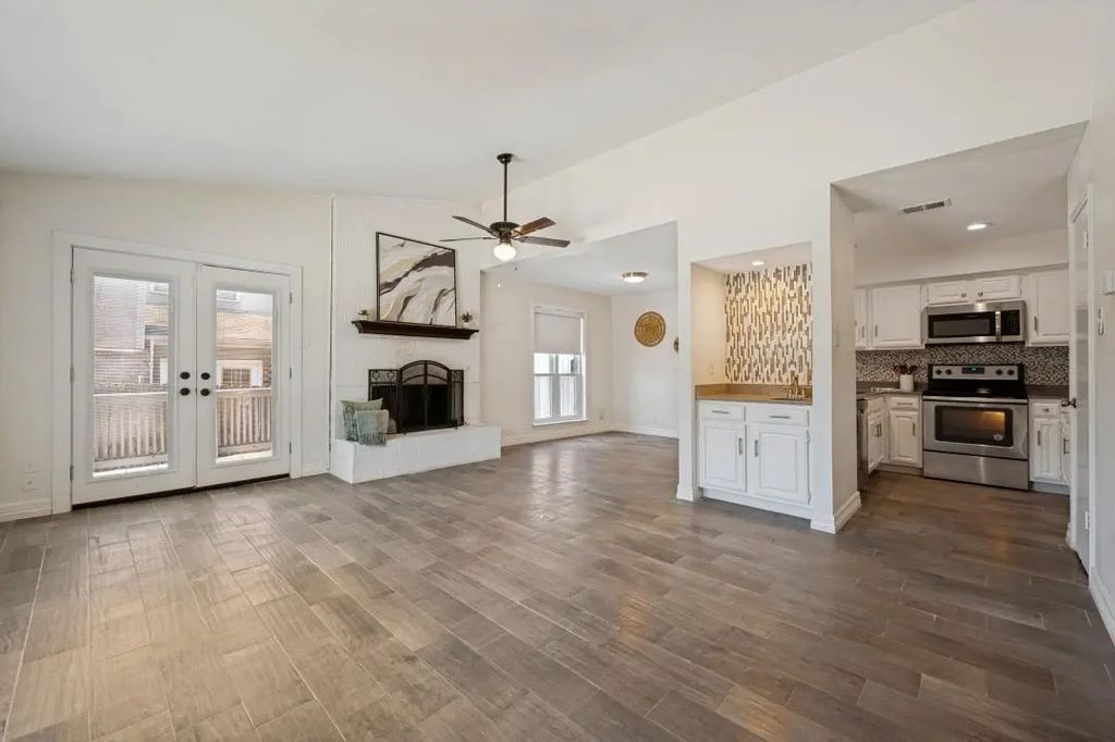 2751 Stonecreek Court, Carrollton