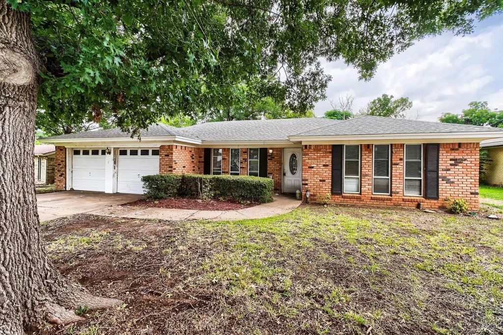 1205 Duane Street, Benbrook